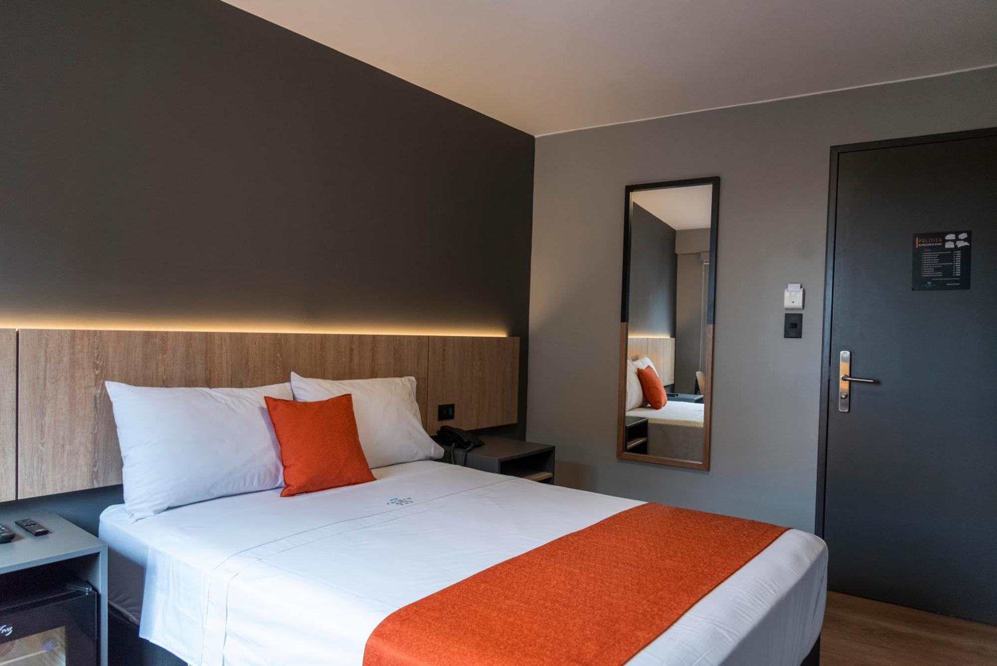 Smart Hotel *